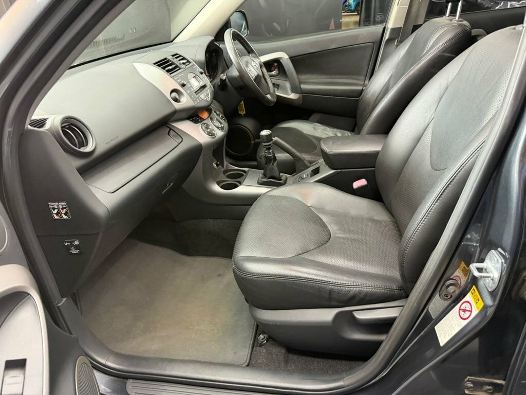 Toyota Rav 4 2.0 Xt-r Suv 4Wd 212 G Km 15 Grey #14