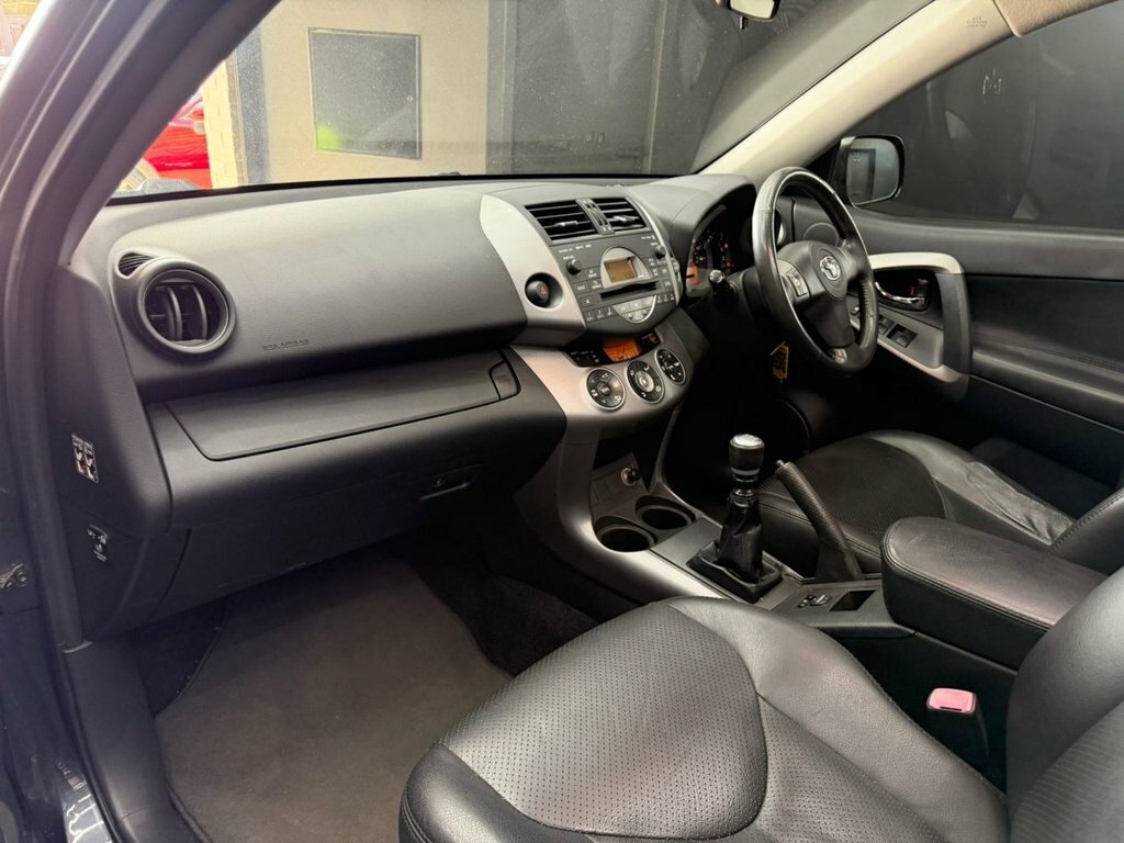 Toyota Rav 4 2.0 Xt-r Suv 4Wd 212 G Km 15 Grey #17
