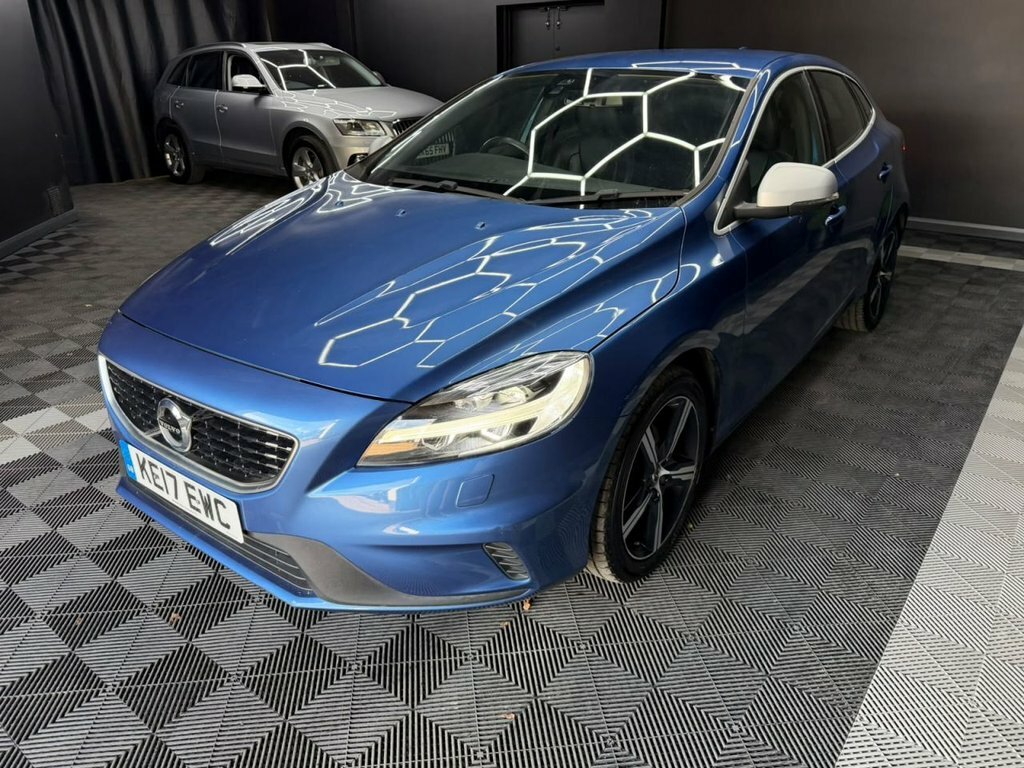Volvo V40 2.0 D2 R-design Nav Plus Hatchback Manu Blue #3