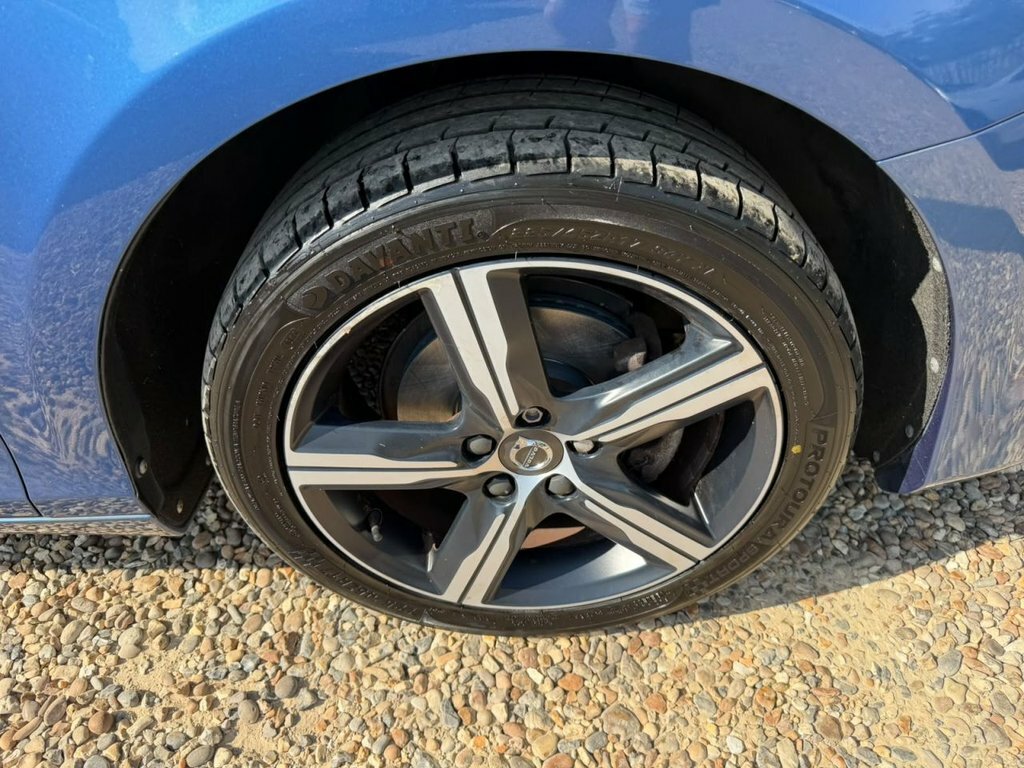 Volvo V40 T2 122 R Design With Tyre Pressure Monitorin Grey #23