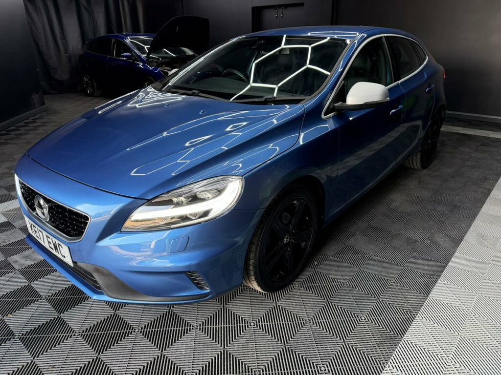 Volvo V40 2.0 D2 R-design Nav Plus Hatchback Manu Blue #3