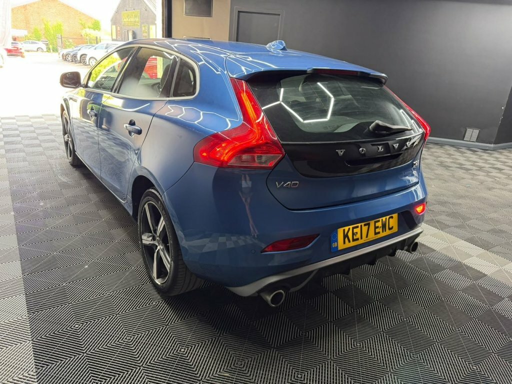 Volvo V40 2.0 D2 R-design Nav Plus Hatchback Manu Blue #4
