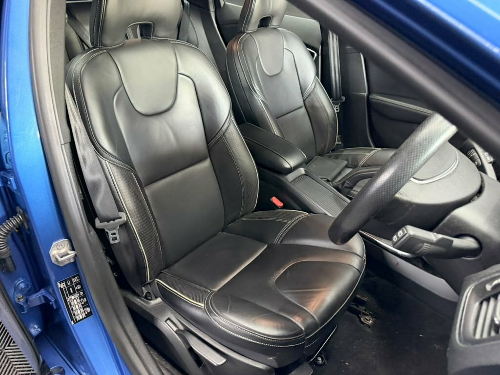 Volvo V40 T2 122 R Design With Tyre Pressure Monitorin Grey #27