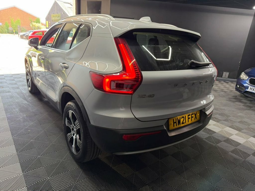 Volvo XC40 2.0 B4 Mhev Inscription Suv Hybrid Silver #3
