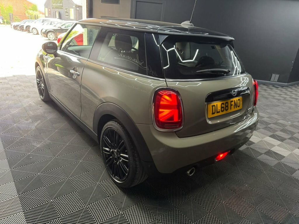 Mini Hatch 1.5 Cooper Hatchback Euro 6 Ss DL68FNO Grey #5