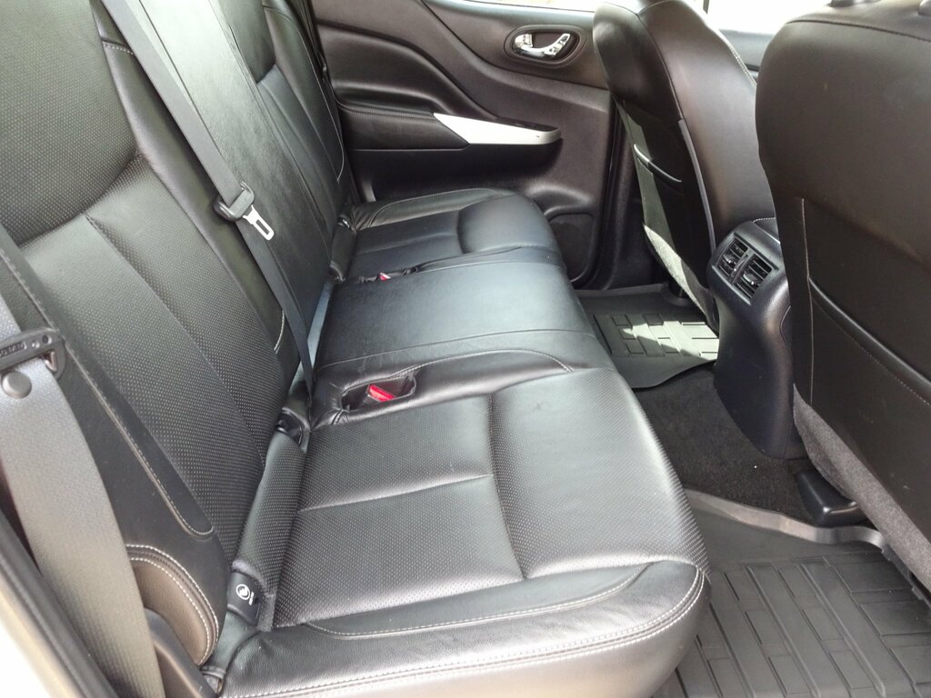 Nissan Navara Crew Cab #11