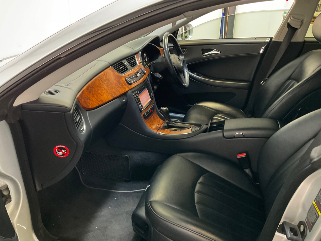 Mercedes-Benz CLS Saloon Black #8