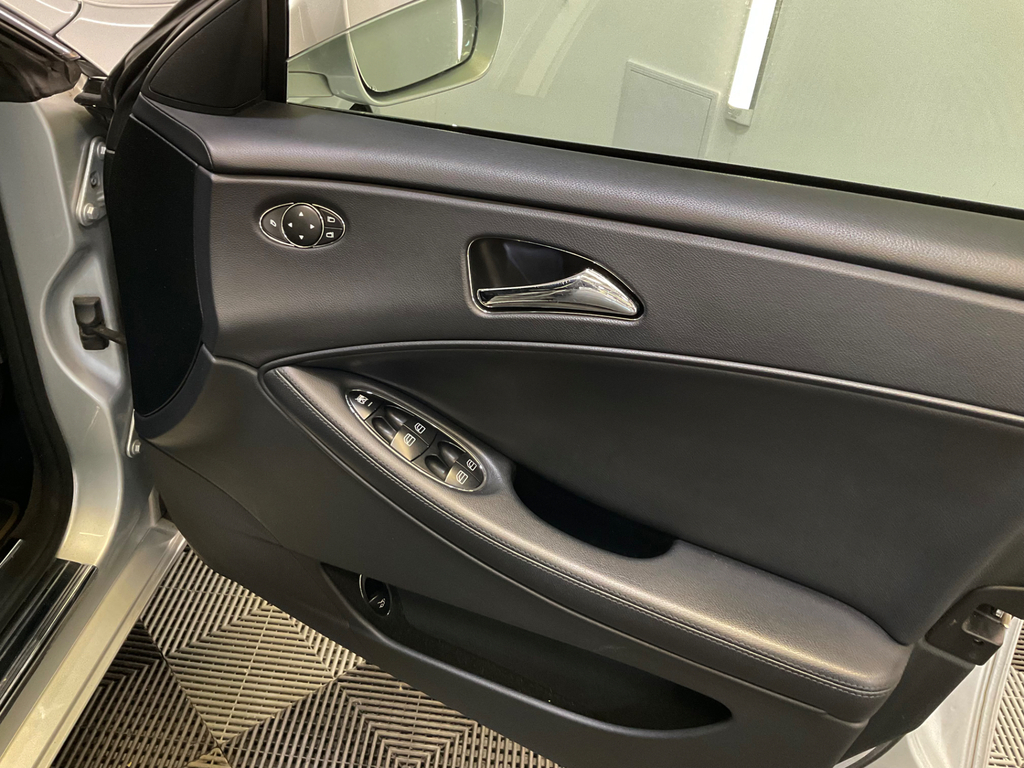Mercedes-Benz CLS Saloon Black #18
