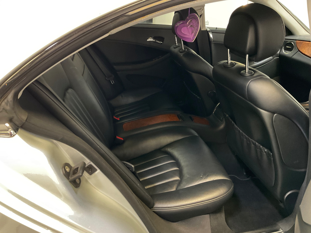 Mercedes-Benz CLS Saloon Black #17