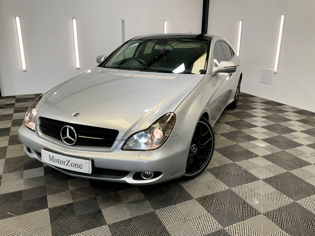 Mercedes-Benz CLS Saloon Black #30