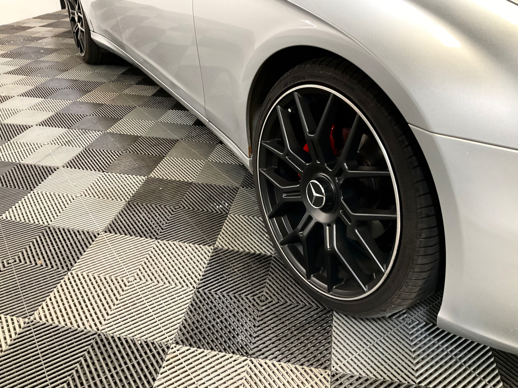 Mercedes-Benz CLS Saloon Black #28