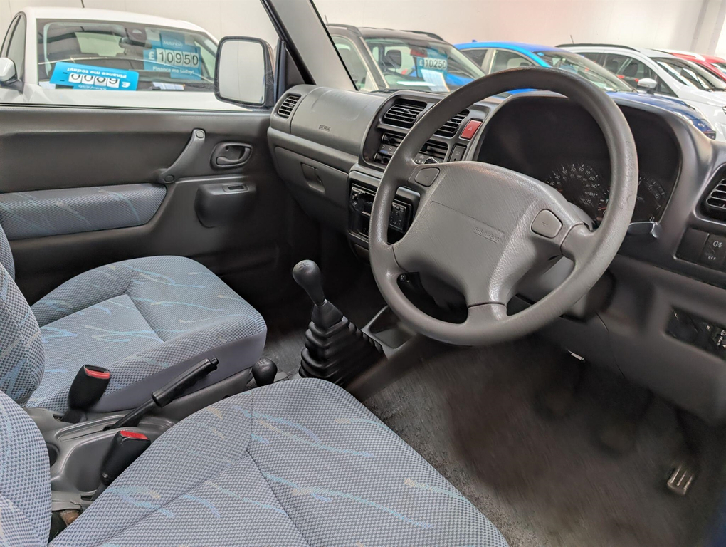 Suzuki Jimny 1.3 Jlx Black #17