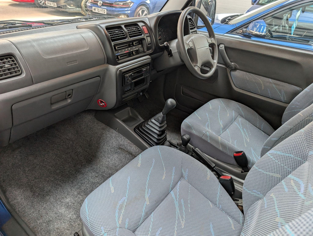 Suzuki Jimny 1.3 Jlx Black #16