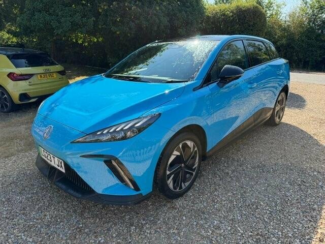 MG MG4 64Kwh Trophy Long Range Blue #4