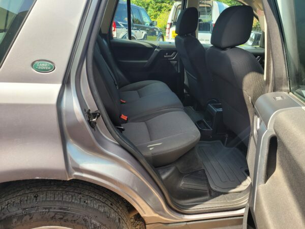 Land Rover Freelander 2 Suv #8