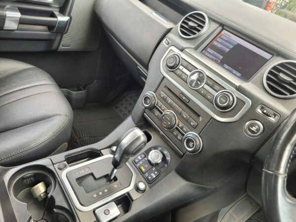 Land Rover Discovery 4  Black #10