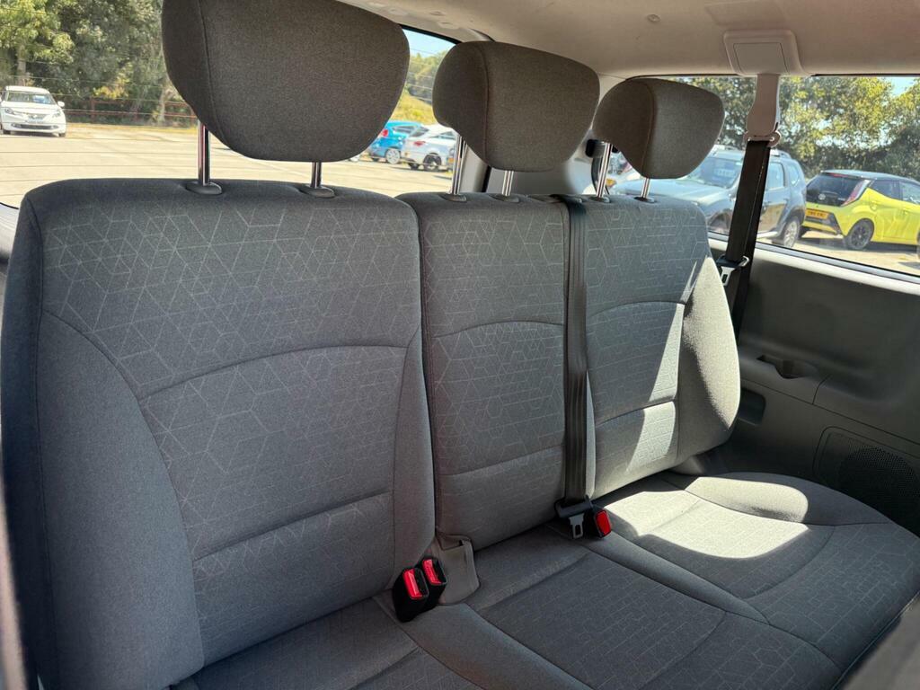 Hyundai I800 2.5Crdi 136Bhp Se Nav 8St Mpv Silver #14