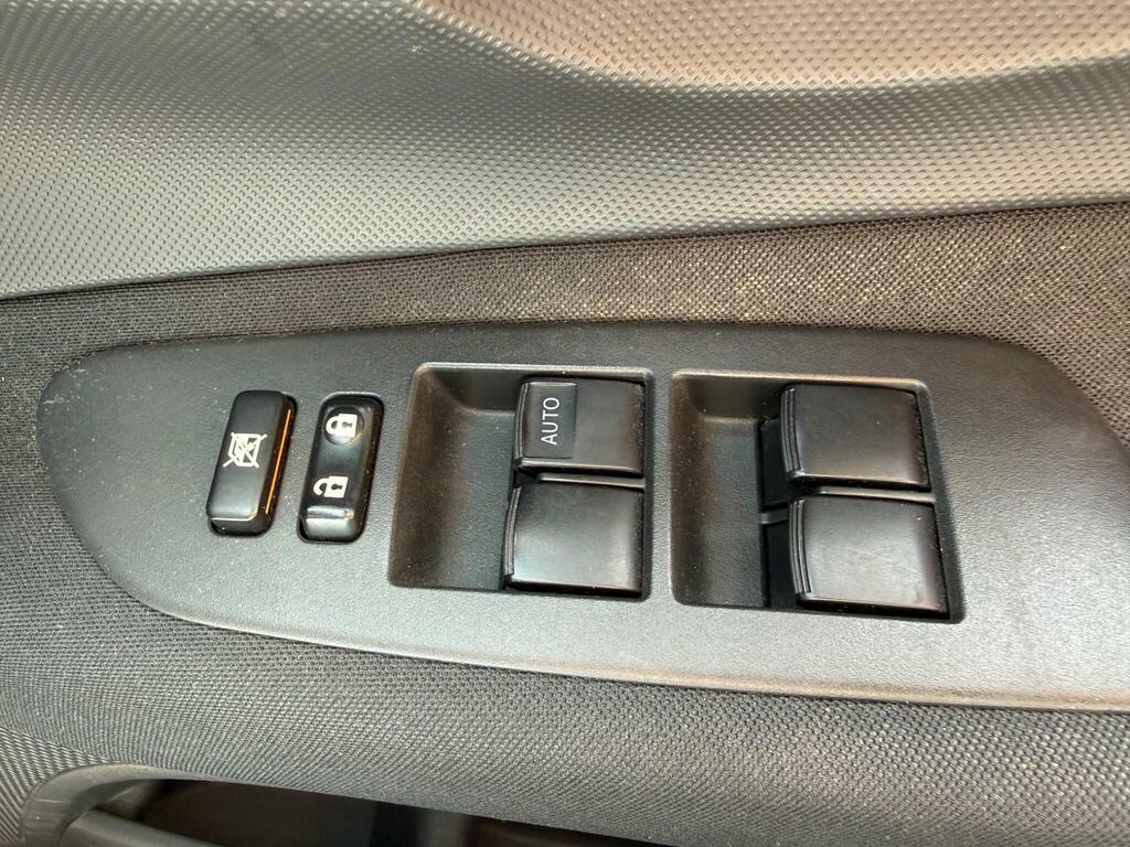 Toyota Auris 1.6 Vvt-i Tr Hatchback 166 Gkm Silver #18