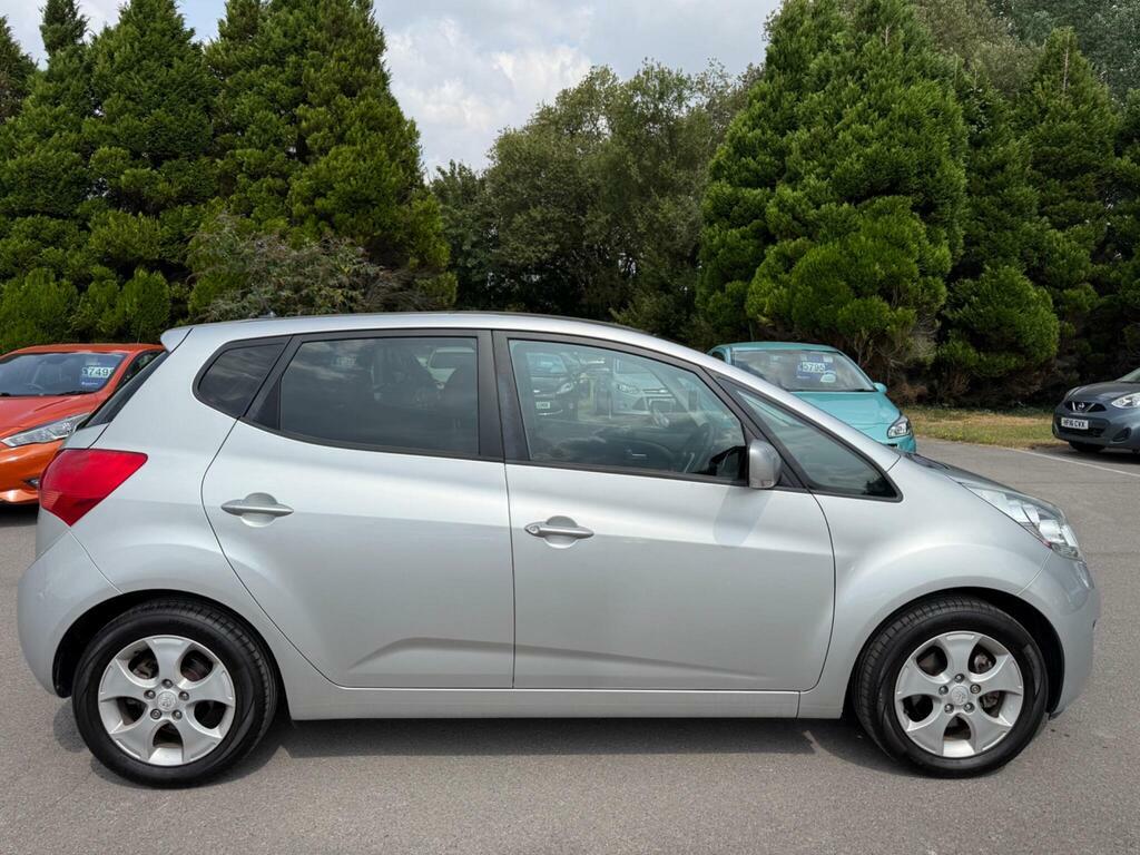 Kia Venga 1.6 3 Mpv Silver #2
