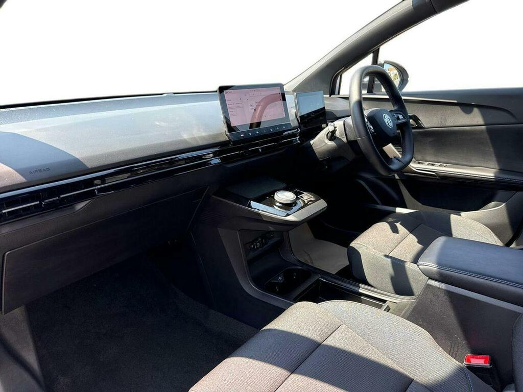 MG MG4 64Kwh Se Long Range Hatchback 2 AE73UKB White #2