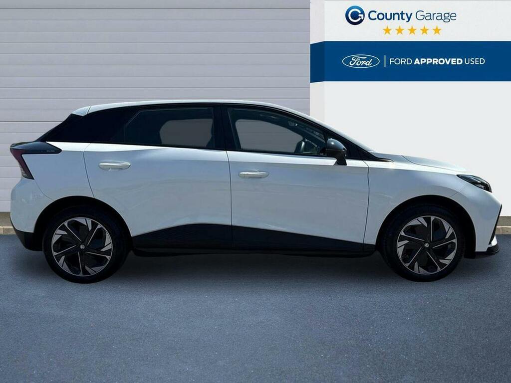 MG MG4 64Kwh Se Long Range Hatchback 2 AE73UKB White #4