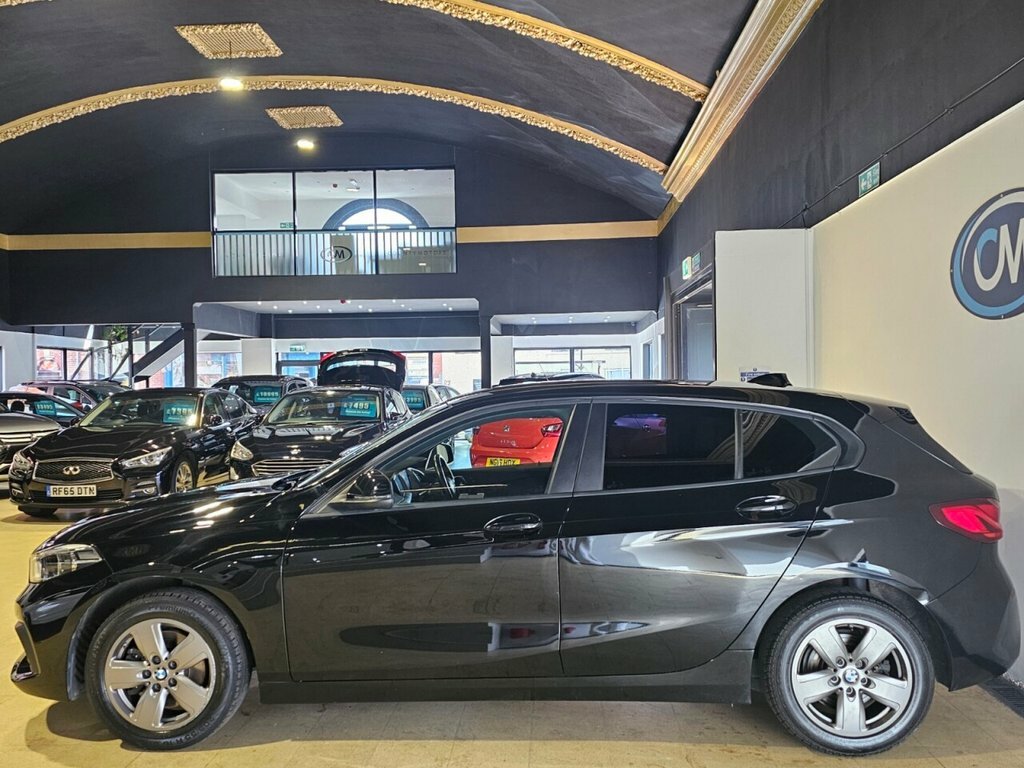 BMW 1 Series 1.5L Se Black #4