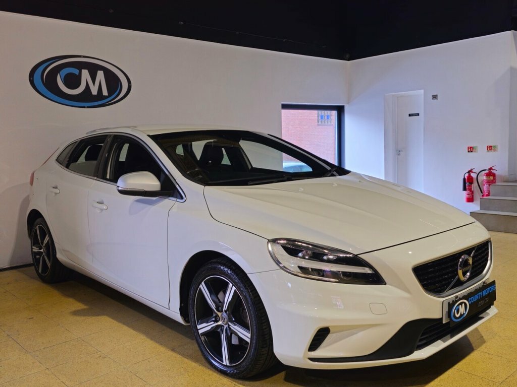 Volvo V40 2L R-design Nav Plus White
