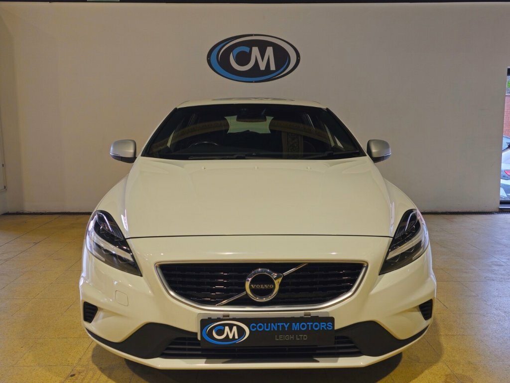Volvo V40 2L R-design Nav Plus White #3