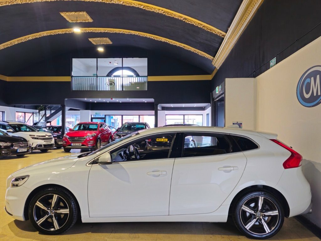 Volvo V40 2L R-design Nav Plus White #5