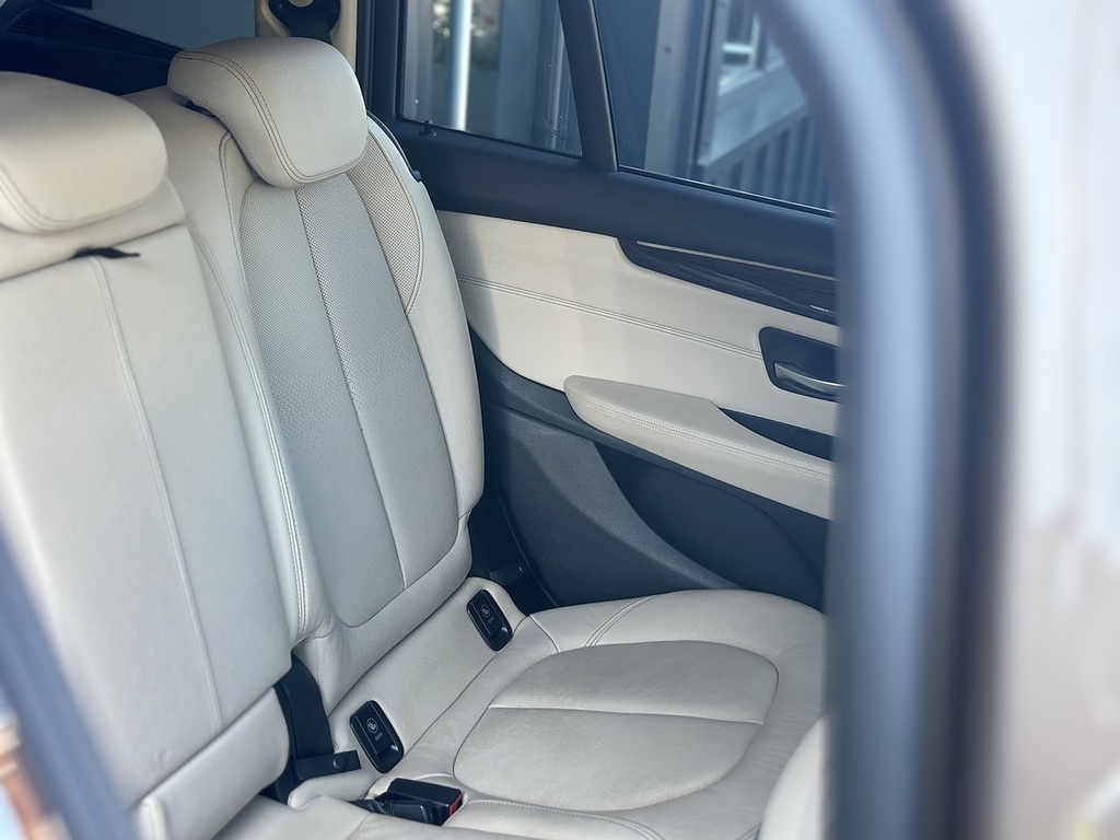 BMW 2 Series Gran Tourer 216D Se White #25