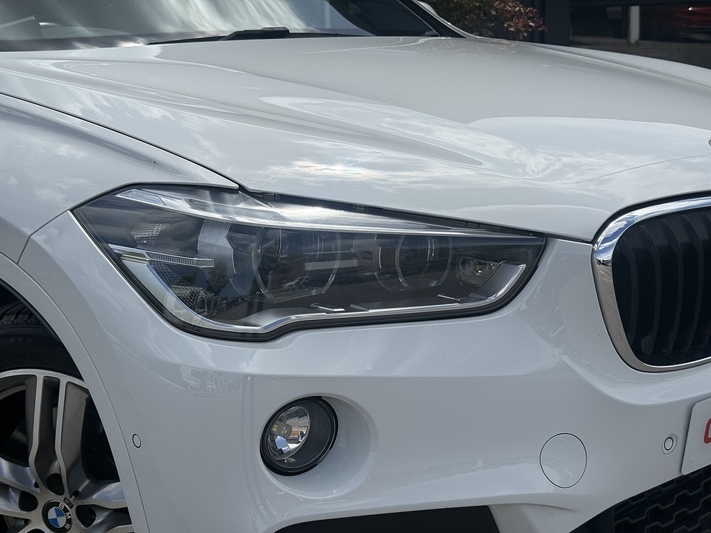BMW X1 Xdrive20i M Sport TR17XVB White #6