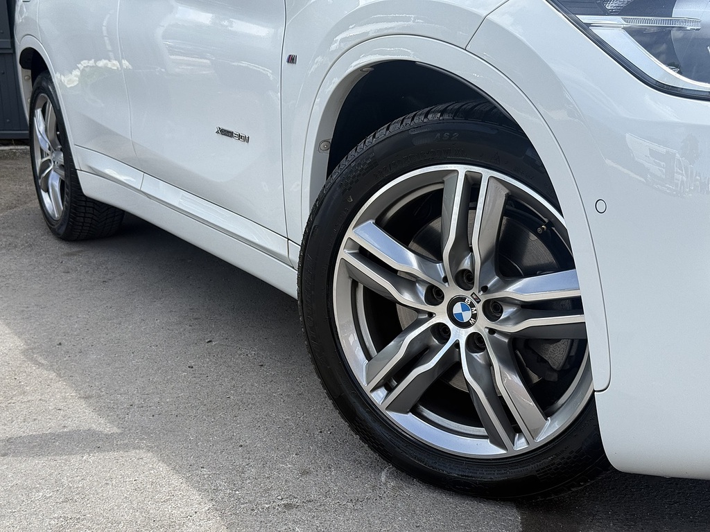 BMW X1 Xdrive20i M Sport TR17XVB White #4