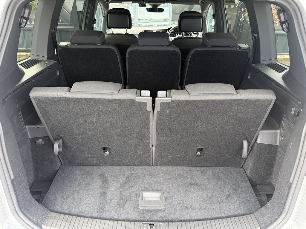 Volkswagen Touran Petrol Black #22