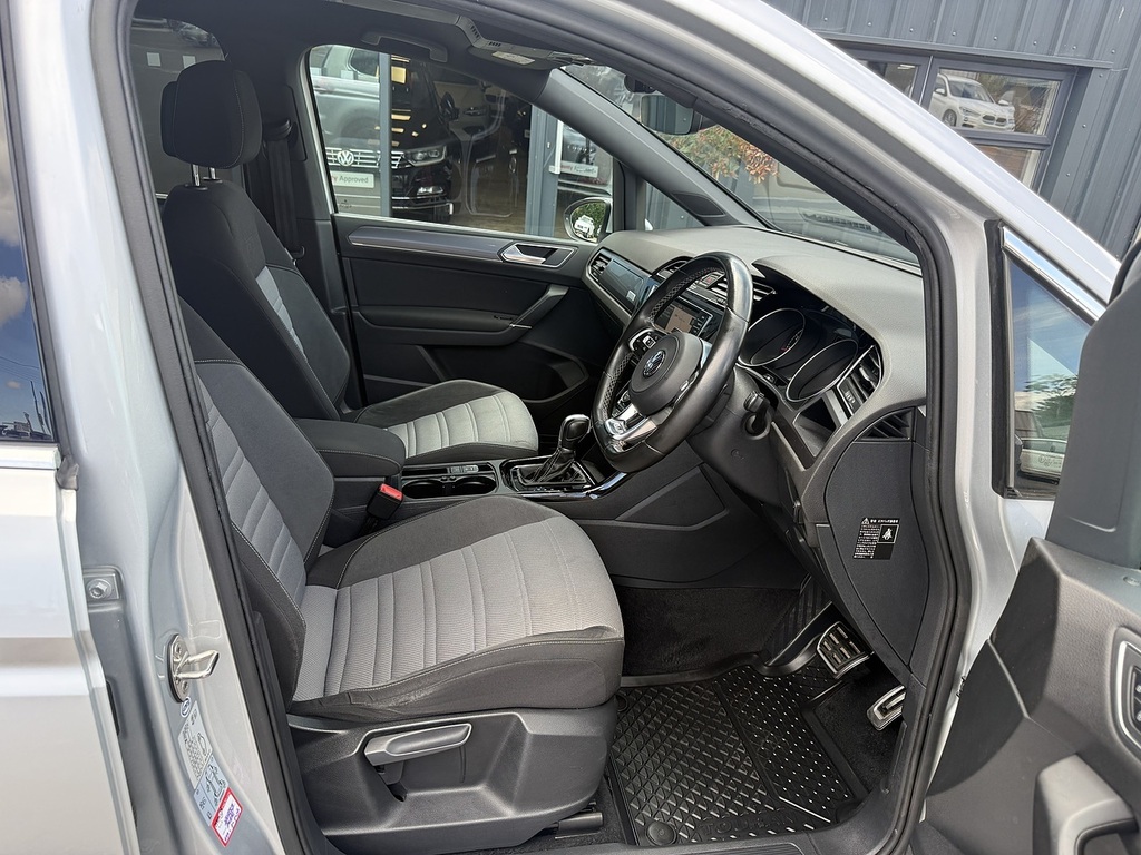 Volkswagen Touran Petrol Black #20
