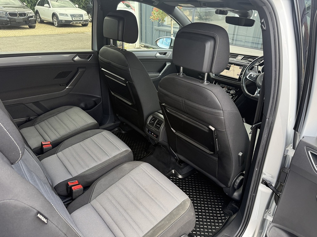 Volkswagen Touran Petrol Black #25