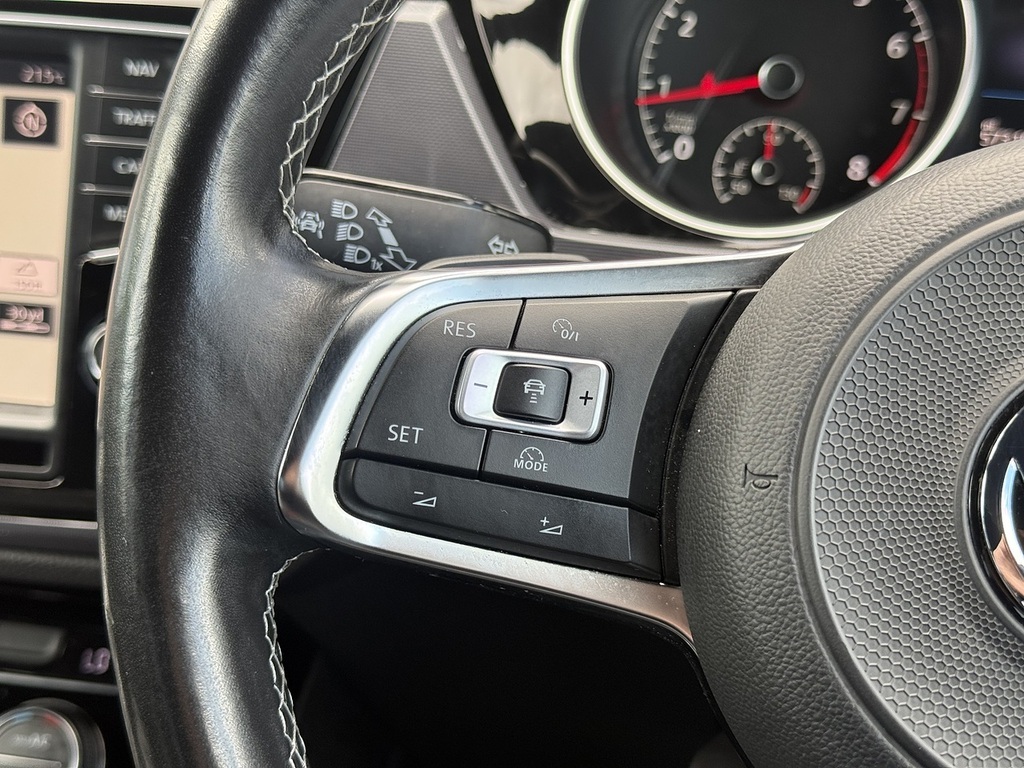 Volkswagen Touran Petrol Black #32