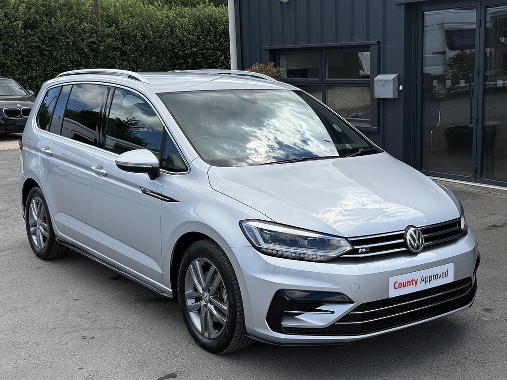 Volkswagen Touran Petrol Black #16