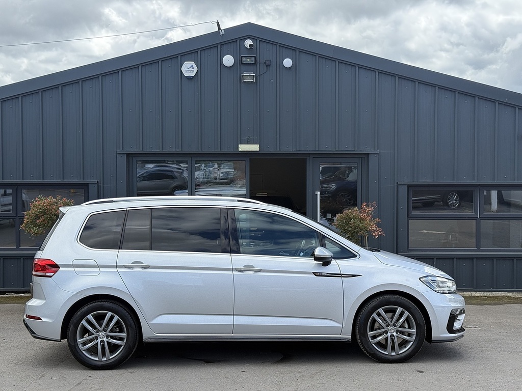 Volkswagen Touran Petrol Black #21
