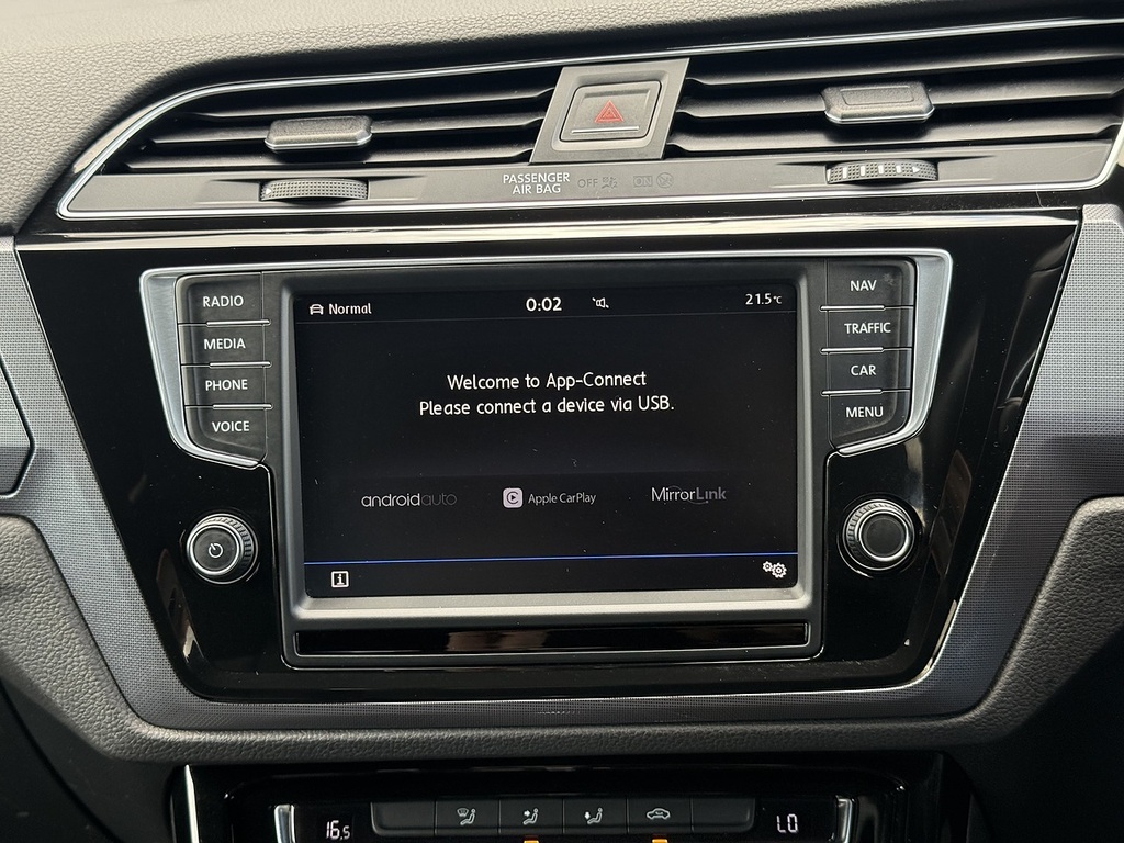 Volkswagen Touran Petrol Black #37