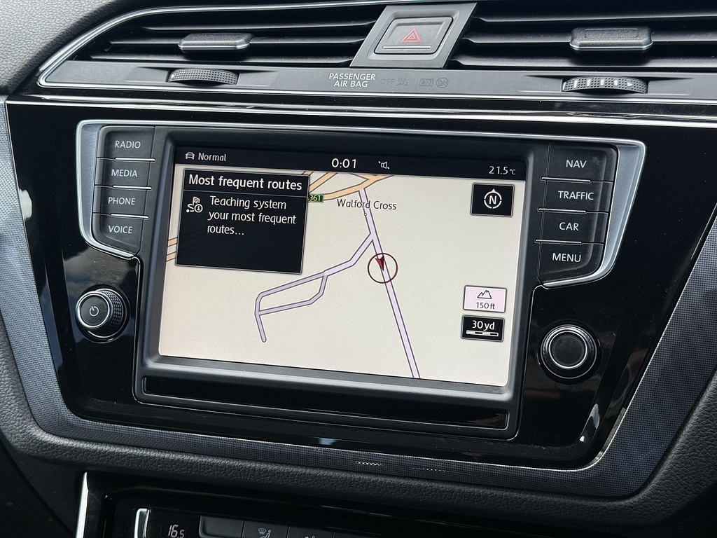 Volkswagen Touran Petrol Black #35