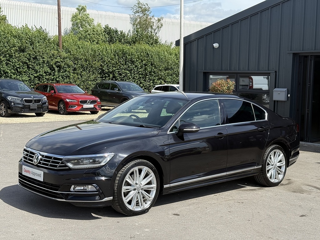 Volkswagen Passat 2.0 Tdi R Line Estate Dsg 150 Ps White #9