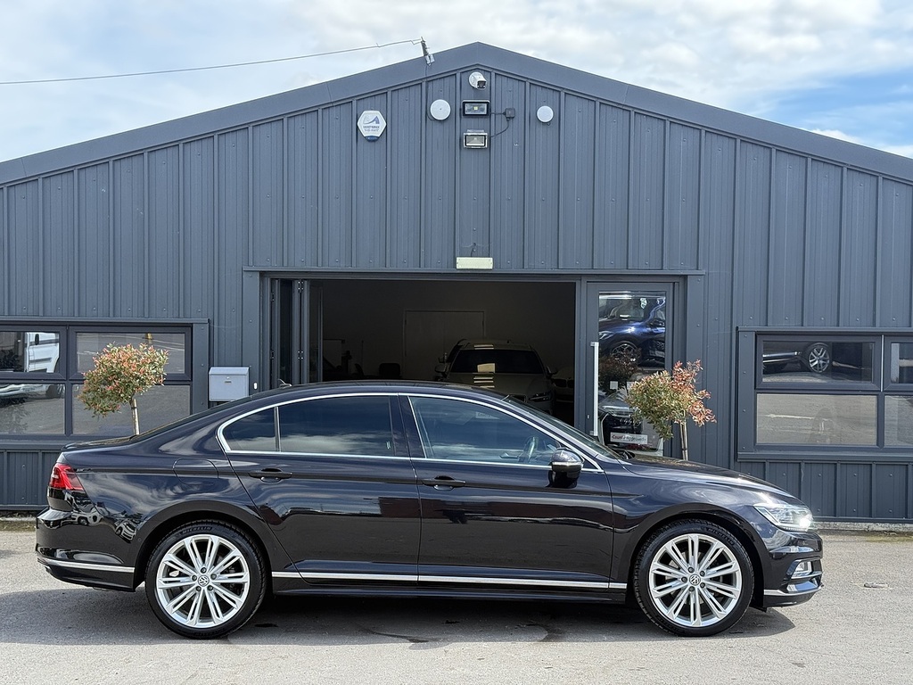 Volkswagen Passat 2.0 Tdi R Line Estate Dsg 150 Ps White #19