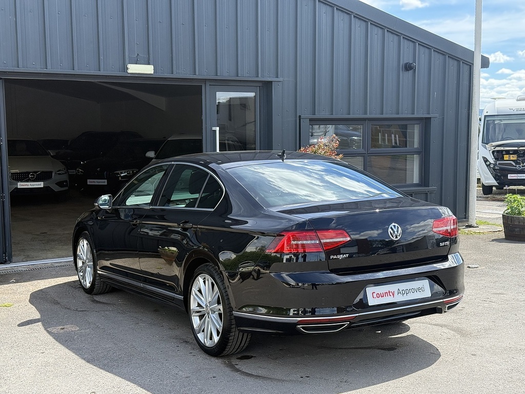 Volkswagen Passat 2.0 Tdi R Line Estate Dsg 150 Ps White #21