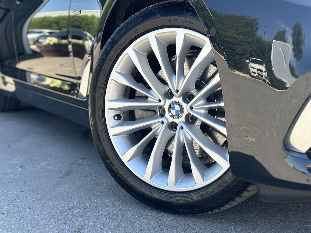 BMW 5 Series 520I Luxury Touring TR18PLX Black #3