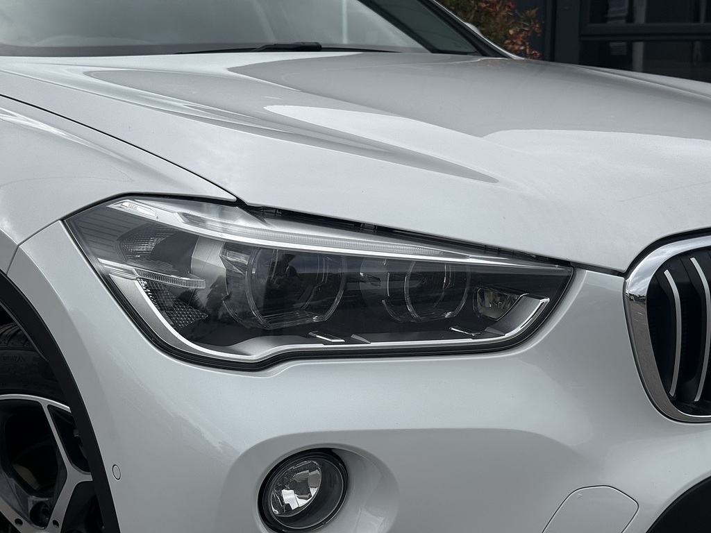 BMW X1 Xdrive18d Xline White #4