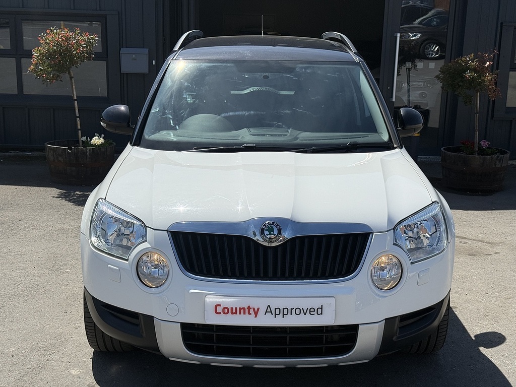 Skoda Yeti Tdi Adventure White #2