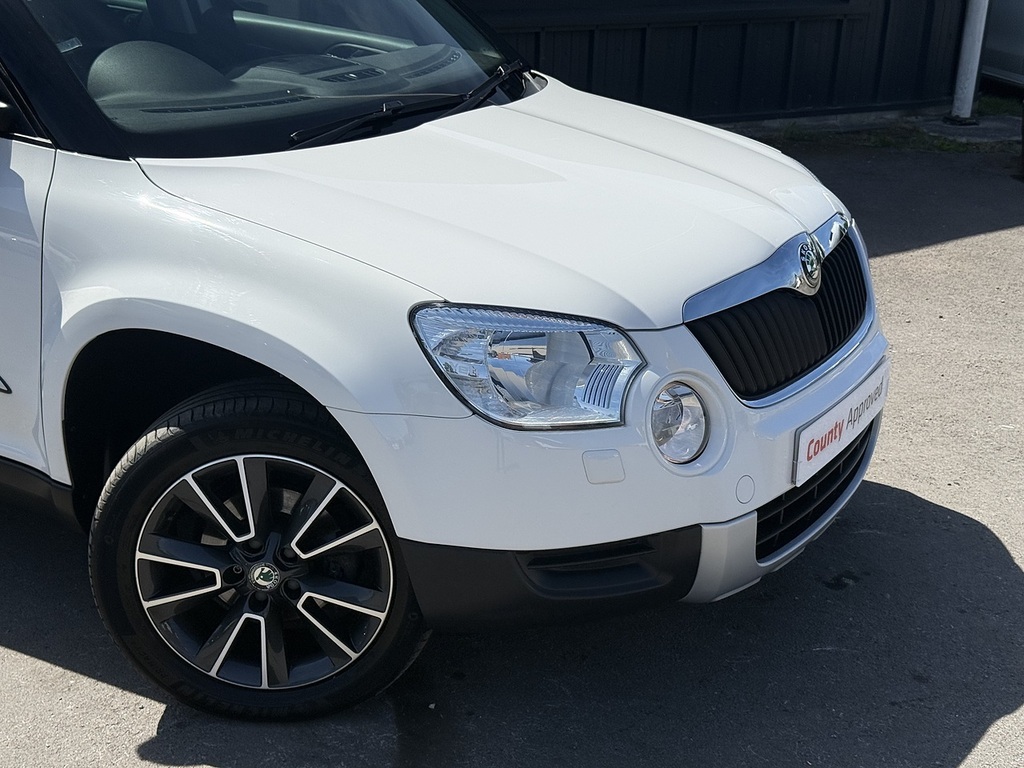 Skoda Yeti Tdi Adventure White #5