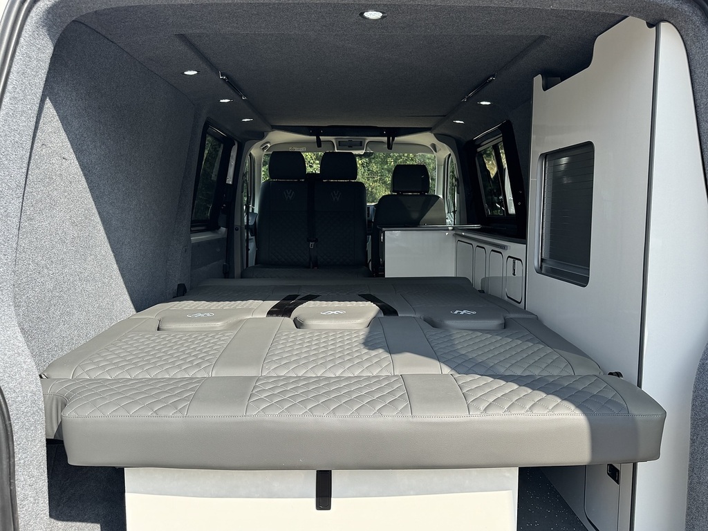 Volkswagen Transporter T6 T30 102 Lwb Blue #2