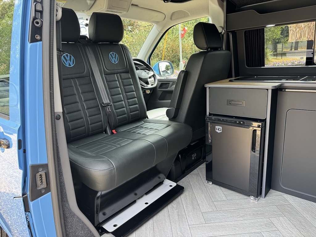 Volkswagen Transporter T6.1 110 T28 Startline Blue #3