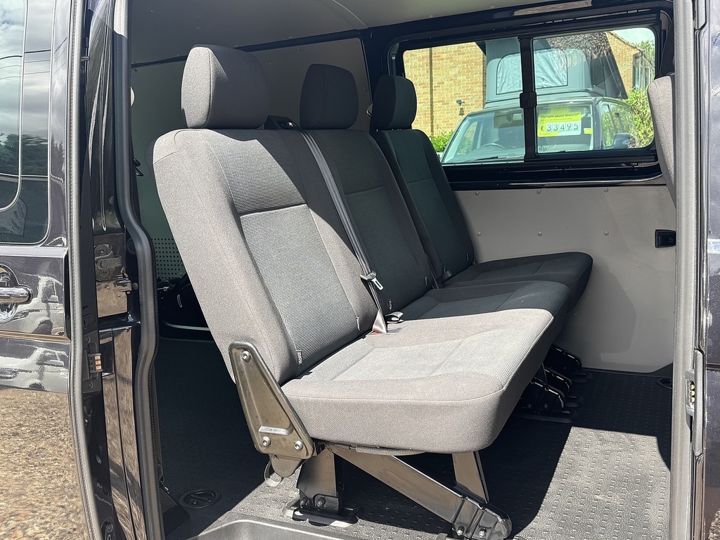 Volkswagen Transporter T6 T32 150 Highline Black #3